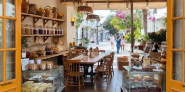 В центре Сочи за 7,9 млн рублей продают прибыльный гастрономический бутик