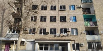 Мэр Наумов опубликовал кадры поврежденных МКД после атаки БПЛА на Краснодар