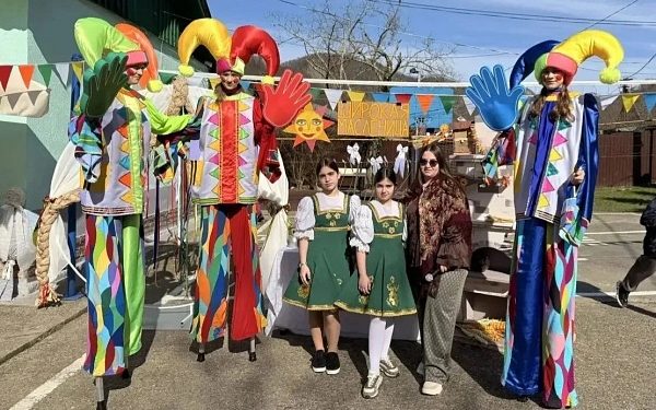 В Сочи с размахом провожают Масленицу