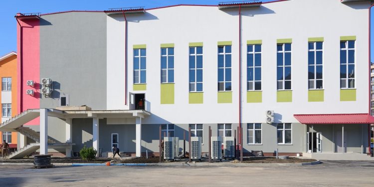 Прошунин: в Лазаревском районе Сочи строят школу на 1100 мест