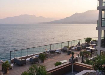 В Сочи за 700 млн продают 4-комнатную квартиру-пентхаус с видом на море