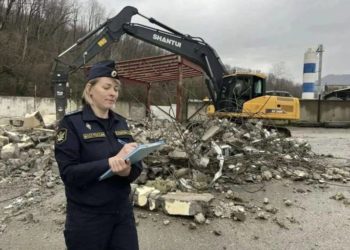 В Сочи жаба задушила соседей, когда новосел поставила калитку с выходом к морю