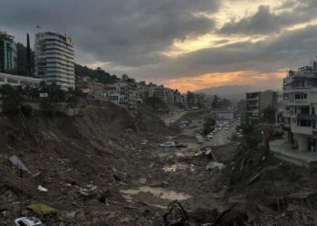 Третий оползень у ЖК «Министерские озёра» в Сочи оставил без света жилой дом