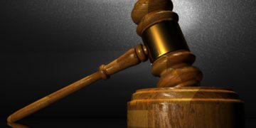 Суд в Сочи оставил под арестом имущество кубанских дорожников и ограничил их выезд