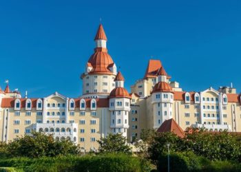 Отель-замок «Богатырь» из Сириуса стал финалистом премии Russian Hospitality Awards. Отели 2025