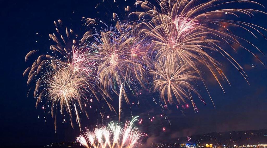 Маркетплейсы попросили ограничить продажу пиротехники в Сочи из-за атак БПЛА