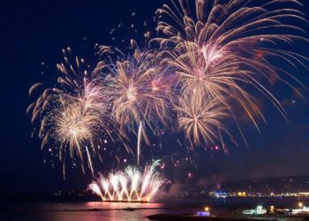 Маркетплейсы попросили ограничить продажу пиротехники в Сочи из-за атак БПЛА