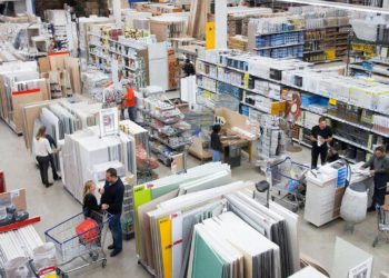 В Сочи выставили на продажу строймаркет почти с 30-летней историей за 220 млн