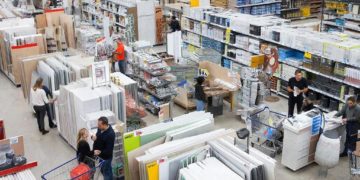 В Сочи выставили на продажу строймаркет почти с 30-летней историей за 220 млн