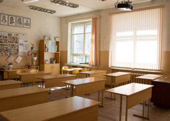 Из-за угрозы атаки БПЛА в Анапе отменили занятия в школах