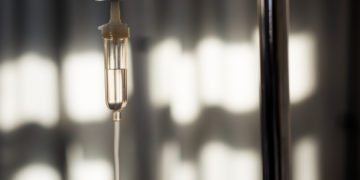 Кровавая трагедия в больнице: пациент истек кровью после обычной капельницы на Кубани