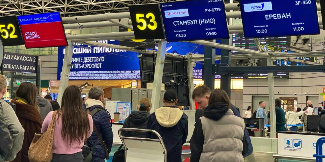 Мэр Прошунин обратился к туристам, застрявшим в Сочи из-за атаки БПЛА