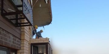 В Краснодаре продолжают обследование пострадавших от БПЛА домов