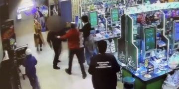 Сочинец устроил драку в магазине и угрожал ножом продавцам