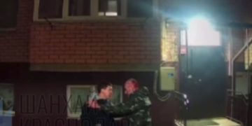 В Краснодаре «ангел с небес» кидался на прохожих