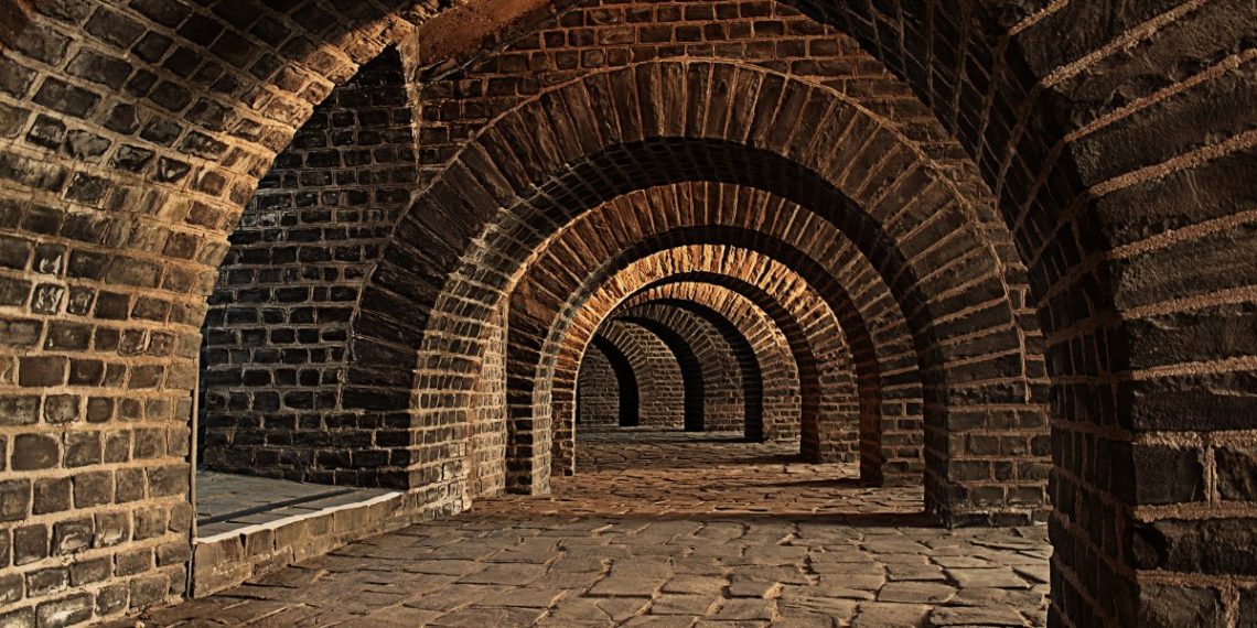 В Сочи подвалы превращают в цивилизованные укрытия с автодверями и водой