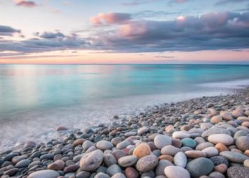 Сочи и Геленджик стали лидерами летнего туристического сезона 2026