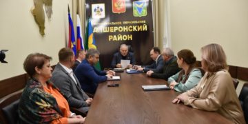 Константин Затулин обсудил с жителями Апшеронского района благоустройство и проблемы со связью