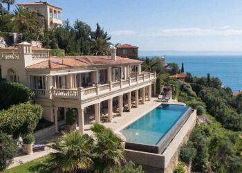 В Сочи за 650 млн рублей продается вилла площадью 500 кв. м