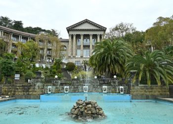 Прошунин: в Сочи работают 52 санатория