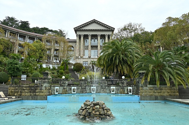 Прошунин: в Сочи работают 52 санатория