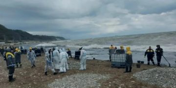 В Туапсе собрали 12 656 кубометров загрязненного грунта и водомазутной смеси
