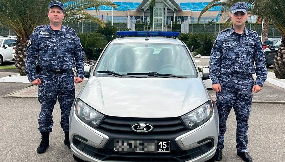 Сотрудники Росгвардии нашли пропавшего трехлетнего мальчика в Сириусе