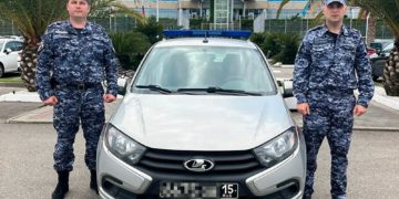 Сотрудники Росгвардии нашли пропавшего трехлетнего мальчика в Сириусе