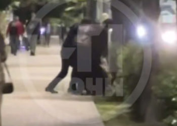 В центре Сочи трое неизвестных жестоко избили мужчину без сознания