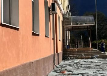 Украинские беспилотники повредили остекление в 17 зданиях в Туапсе