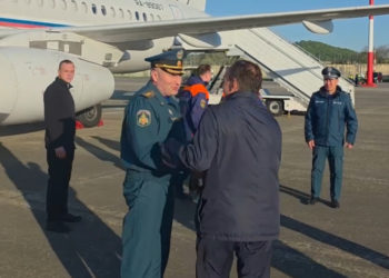 Куренков прибыл в Краснодарский край для контроля тушения пожара в Туапсе