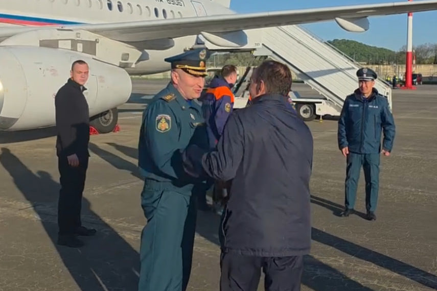 Куренков прибыл в Краснодарский край для контроля тушения пожара в Туапсе