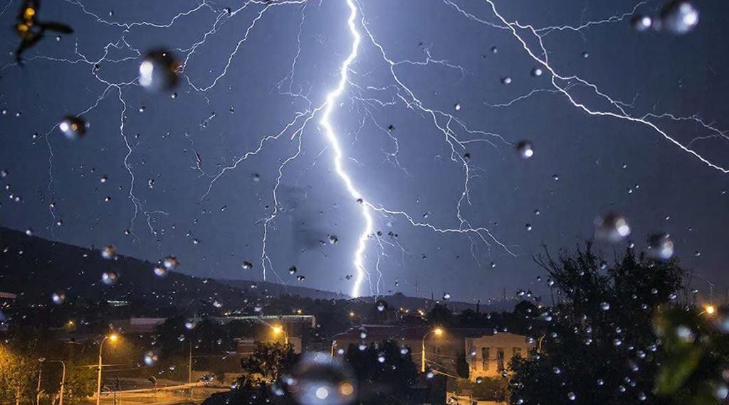 Стихия внезапно обрушилась на Дагомыс в ночь на четверг