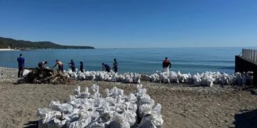 В Туапсе собрали 7,3 тысячи кубометров загрязненного грунта и водомазутной смеси