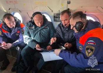 Куренков облетел акваторию Чёрного моря и привёл в готовность водолазов в Туапсе