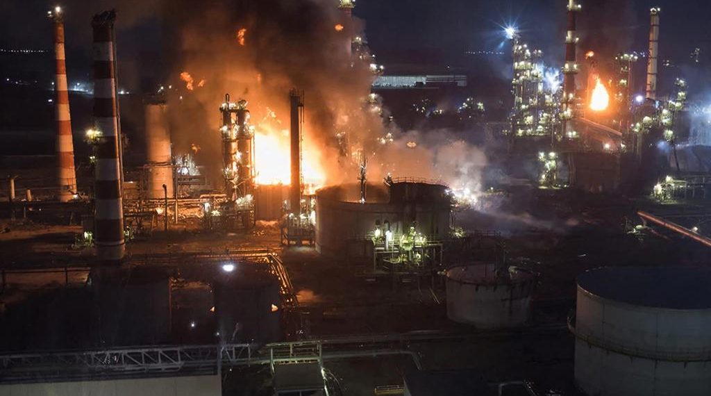 Оперштаб Кубани: к тушению нефтебазы в Тихорецке привлекли 224 человека