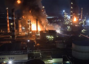 Оперштаб Кубани: к тушению нефтебазы в Тихорецке привлекли 224 человека