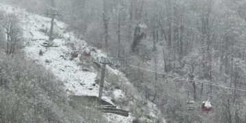 Сугробы в Красной Поляне превысили 30 сантиметров