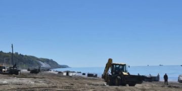 В Туапсе убрано более 2,5 тысячи кубометров загрязненного нефтью грунта