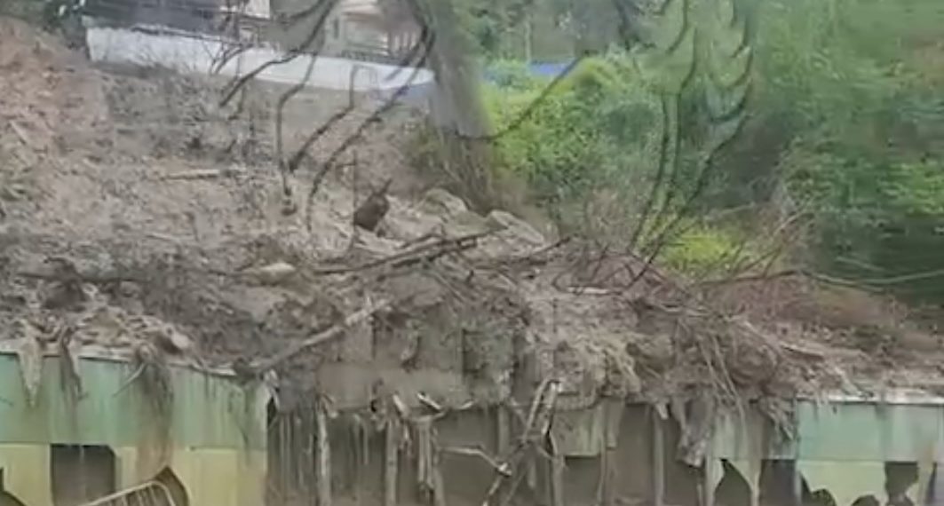 Сель сошел во двор ЖК «Министерские озера» в Сочи