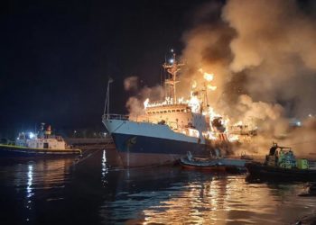 В Новороссийске обломки БПЛА попали в гражданское судно, один человек пострадал