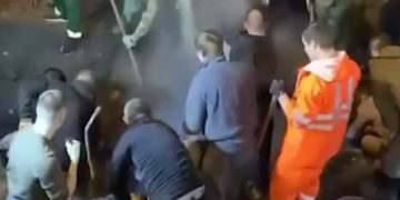 В Туапсе почти сутки ищут девочку под завалами дома, разрушенного атакой БПЛА