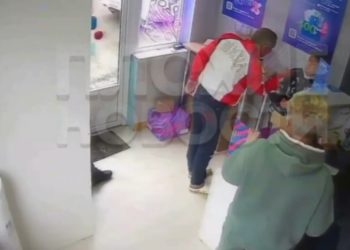 В Сочи мужчина угрожал сыну своего одноклассника