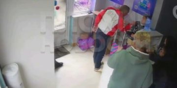 В Сочи мужчина угрожал сыну своего одноклассника