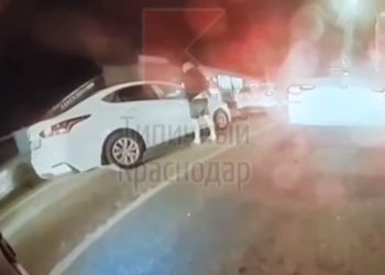 В Краснодаре водитель распылил два перцовых баллончика в соседнюю машину