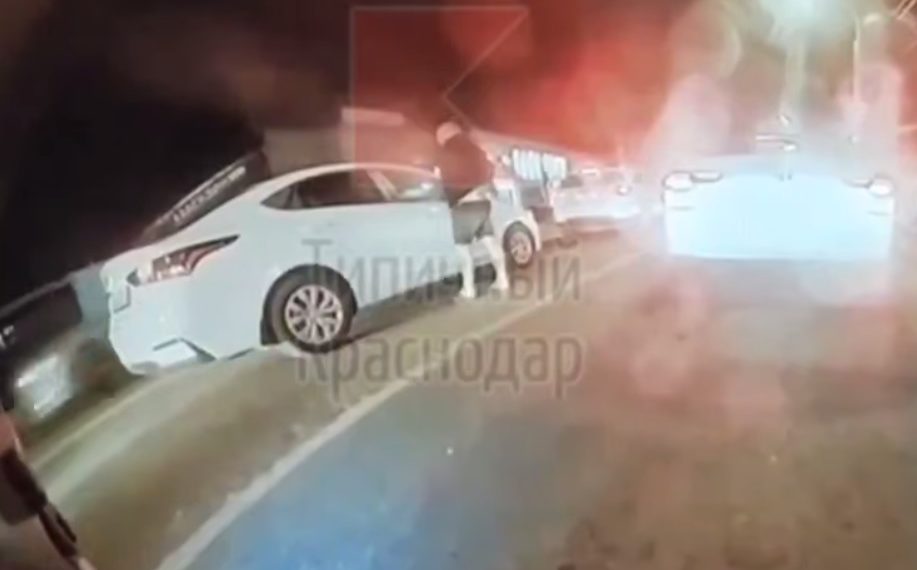 В Краснодаре водитель распылил два перцовых баллончика в соседнюю машину