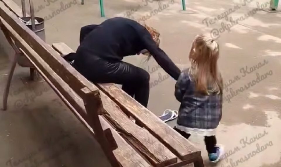 Полицейские ищут неадекватную женщину с ребенком в Краснодаре