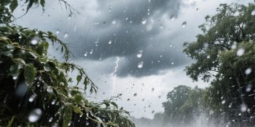 Ужасное штормовое предупреждение продлили в Краснодарском крае