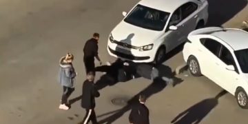 В Краснодаре мужчина пытался перебросить человека через себя и потерял сознание