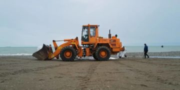 В Туапсе собрали 32 тысячи кубометров загрязненного грунта и водомазутной смеси